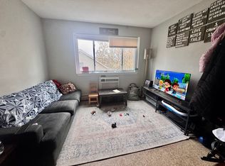 6 Waterloo St #8, Hyde Park, MA 02136