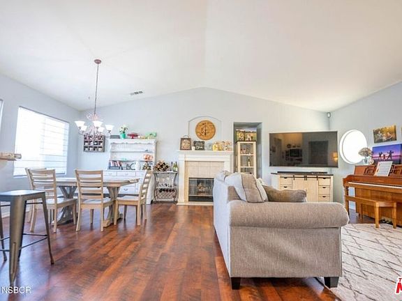 3rd image of 940 Bello Rd