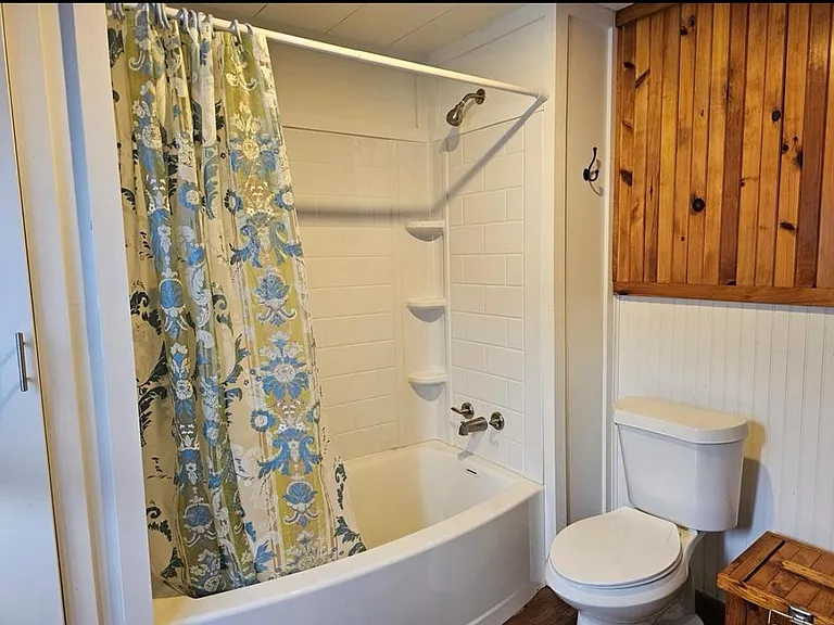23 Avenue B — Photo 12