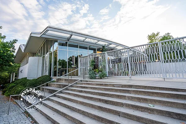 Rented by Carroll Development Leasing LLC | media 36