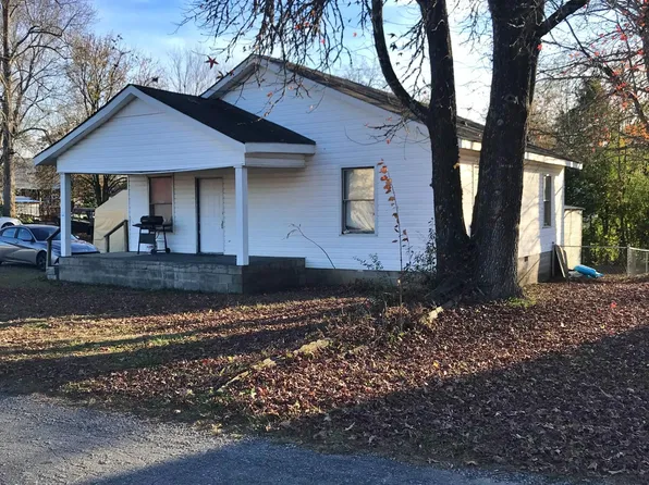 590 Iris Ave, Alexander City, AL 35010