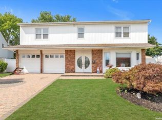 2571 Kimberly Ct, Merrick, NY 11566