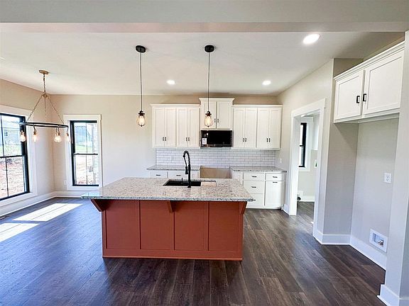 4th image of 1184 County House Ln