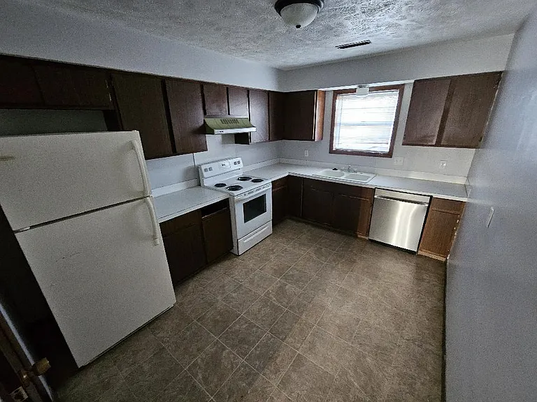 1508 E D St — Photo 1