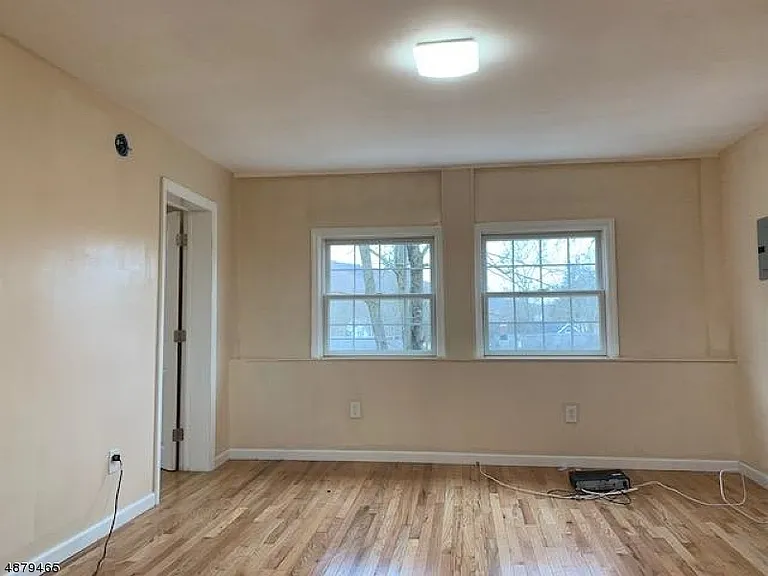 36 Colfax Ave — Photo 4