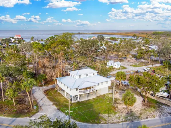 206 Main St, Horseshoe Beach, FL 32648
