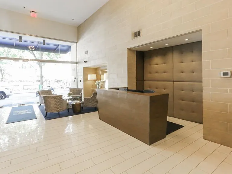 905 Juniper St NE #403 — Photo 20