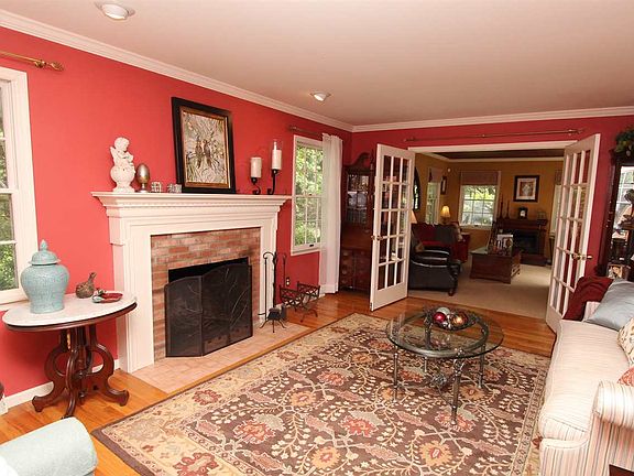 3rd image of 26 Bradford Dr