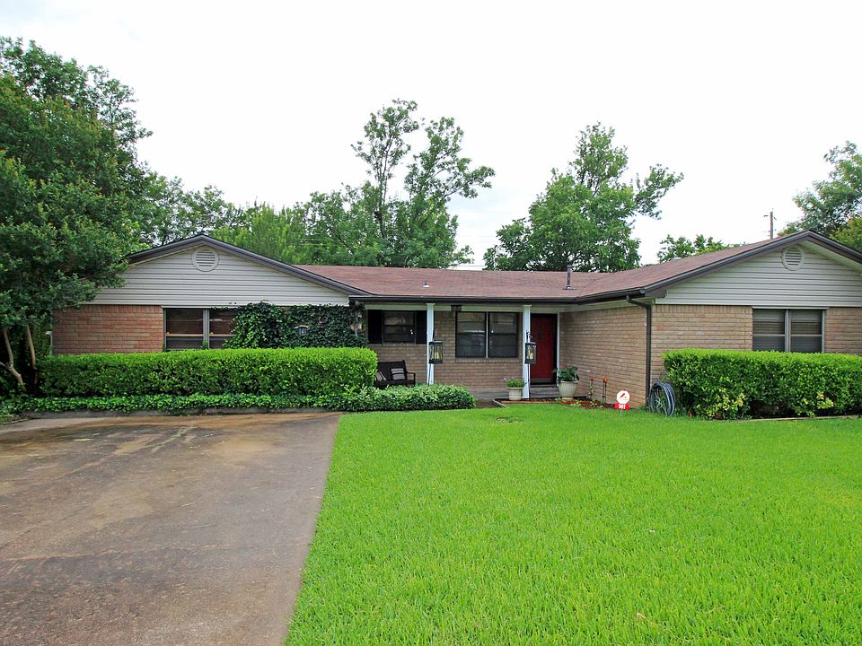 1st image of 141 Sunnydale Dr