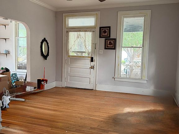 5th image of 325 N Green St
