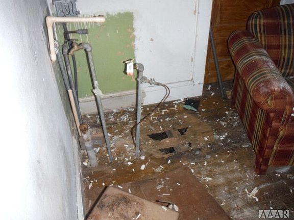 5th image of 611 Greenwood Street