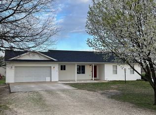 9811 Lakeview Dr, Eugene, MO 65032