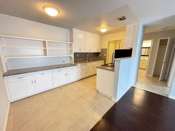 220 Athol Ave APT 206, Oakland, CA 94606