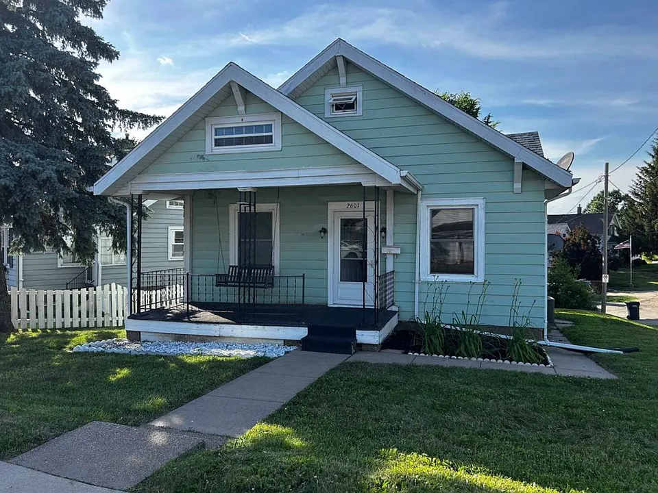 2601 University Ave #1
