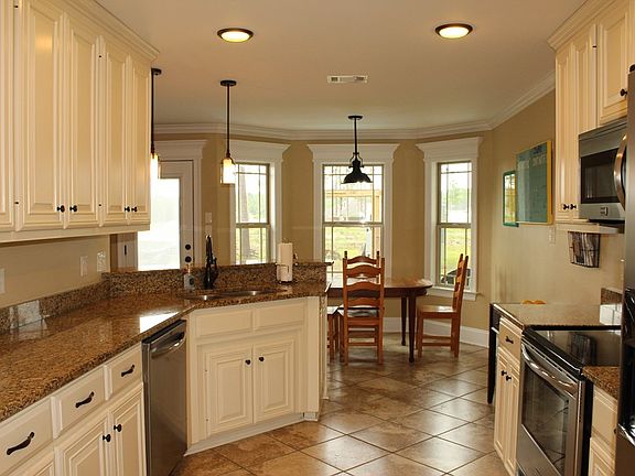4th image of 7371 Ivey Hill Cir
