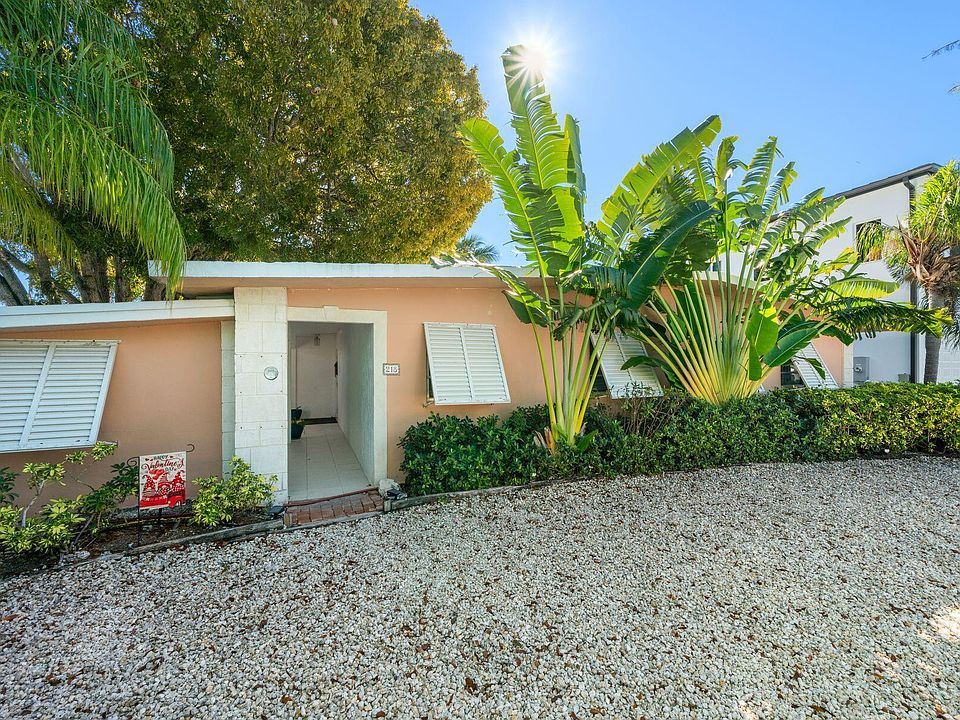 1st image of 218 S Coconut Palm Blvd