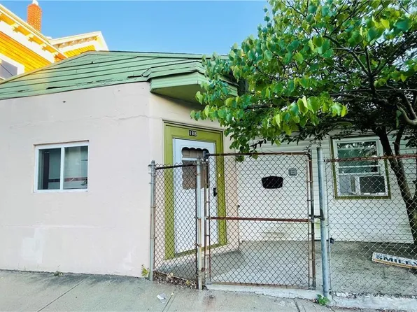 374 Prairie Ave, Providence, RI 02905