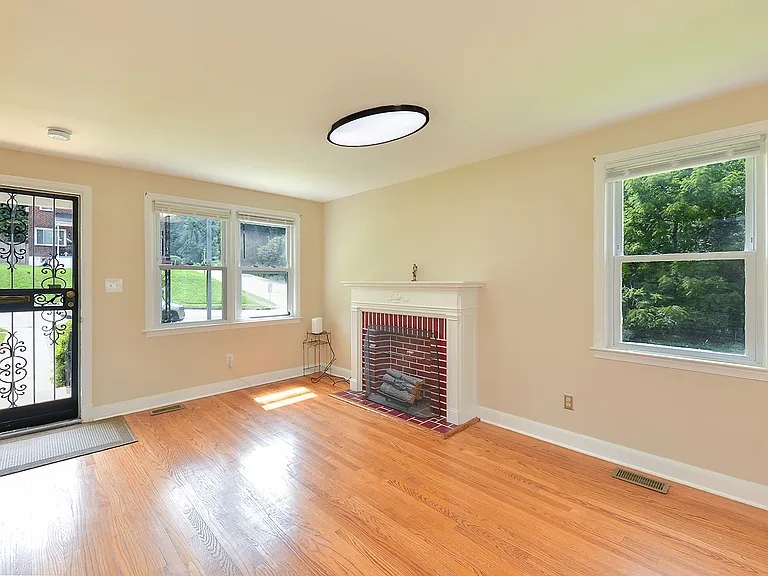 5618 Belleville Ave — Photo 24