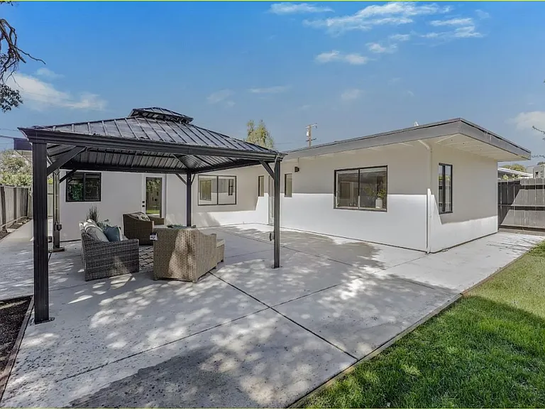1368 Sevier Ave — Photo 16