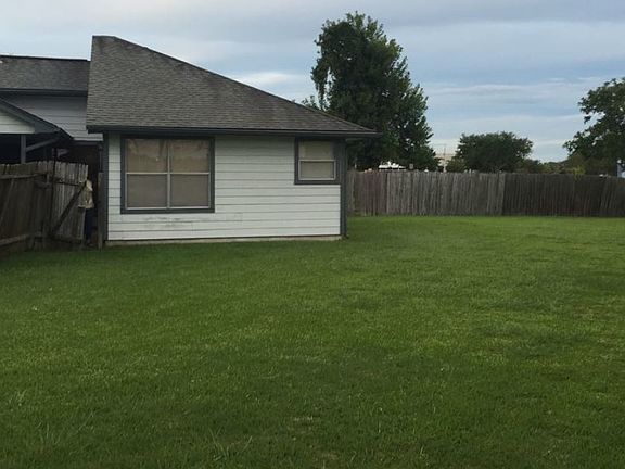 4th image of 72 Avocado Ct