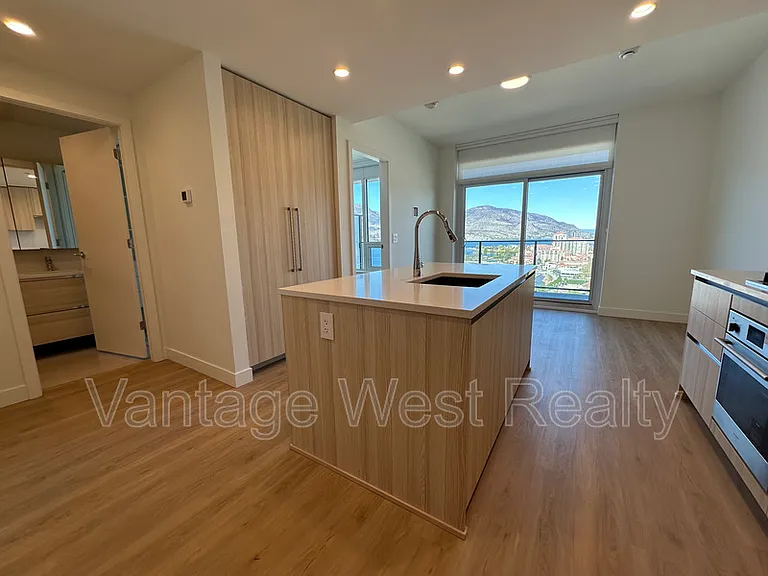 1626 Water St #1901 — Photo 2