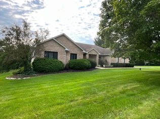 10N875 Oak Ridge Dr, Elgin, IL 60124