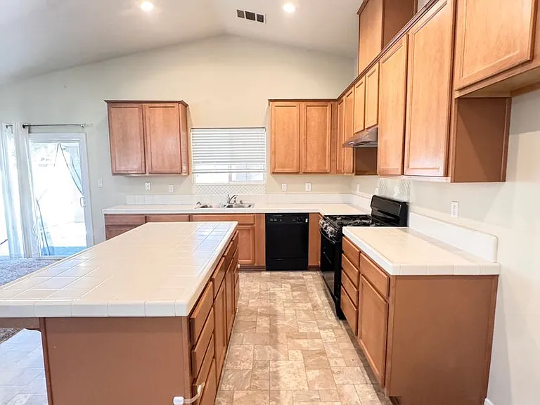 2517 Basque Hills Dr — Photo 8