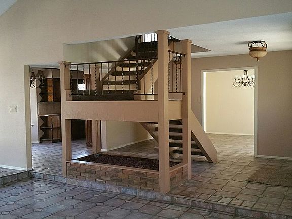 4th image of 1625 Cherry Creek Dr