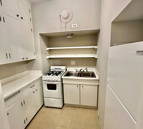 3rd image of 1379 Saint Paul St APT 201