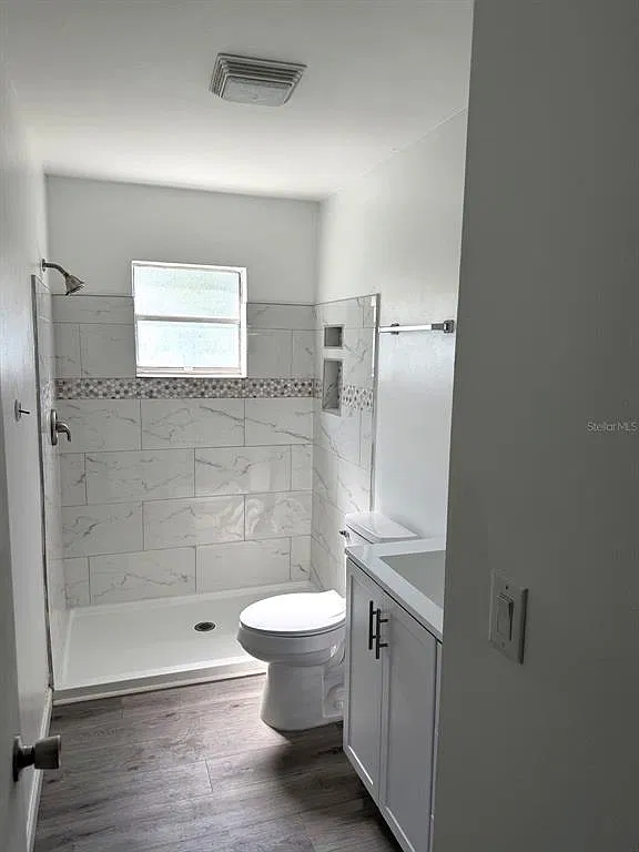3 bed, 2.0 bath, 1554 sqft, $2,399 — Photo 4