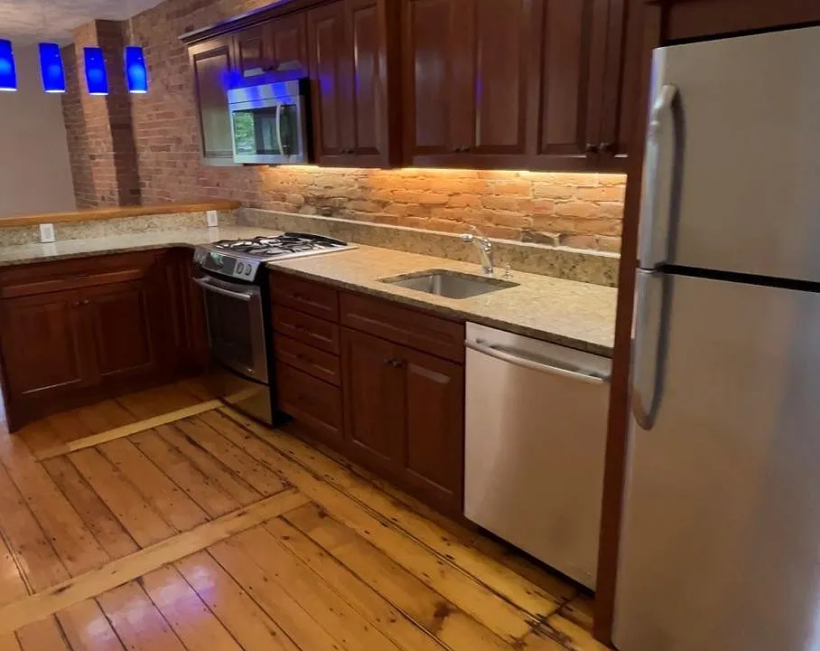 28 Beacon St #2U