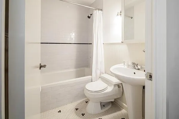 Rented by Capital Realty Investors, Inc | media 23