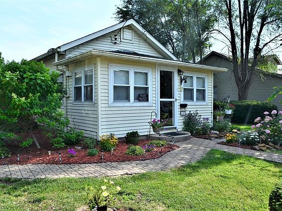 3rd image of 123 Highland Ave
