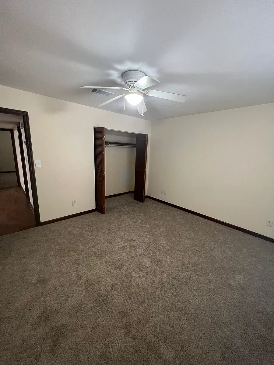 Building Photo - 1233 Cross Creek Cir #C