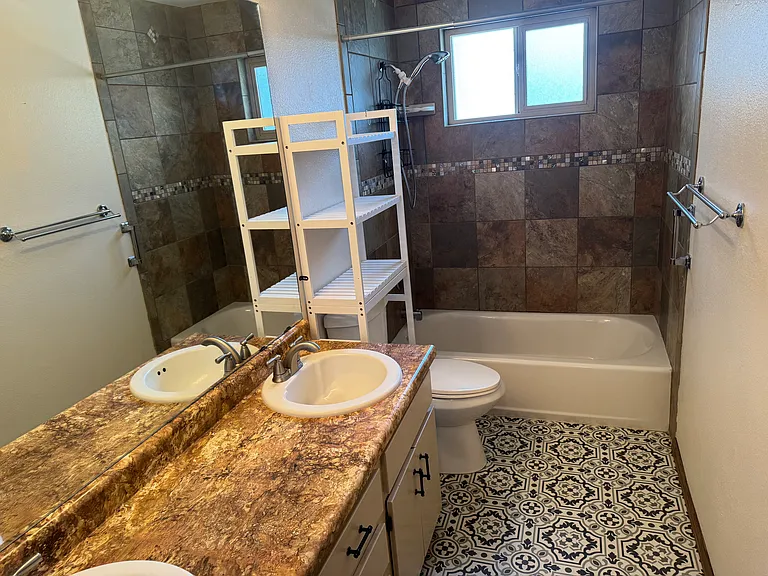 636 Starlight Dr — Photo 5