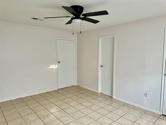 2nd image of 228 Austin St