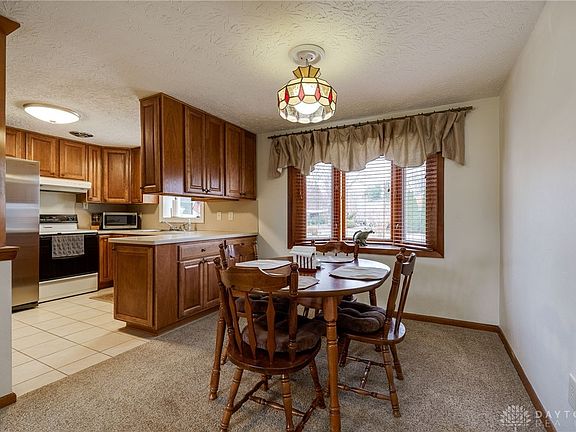 4th image of 257 Jenny Ln
