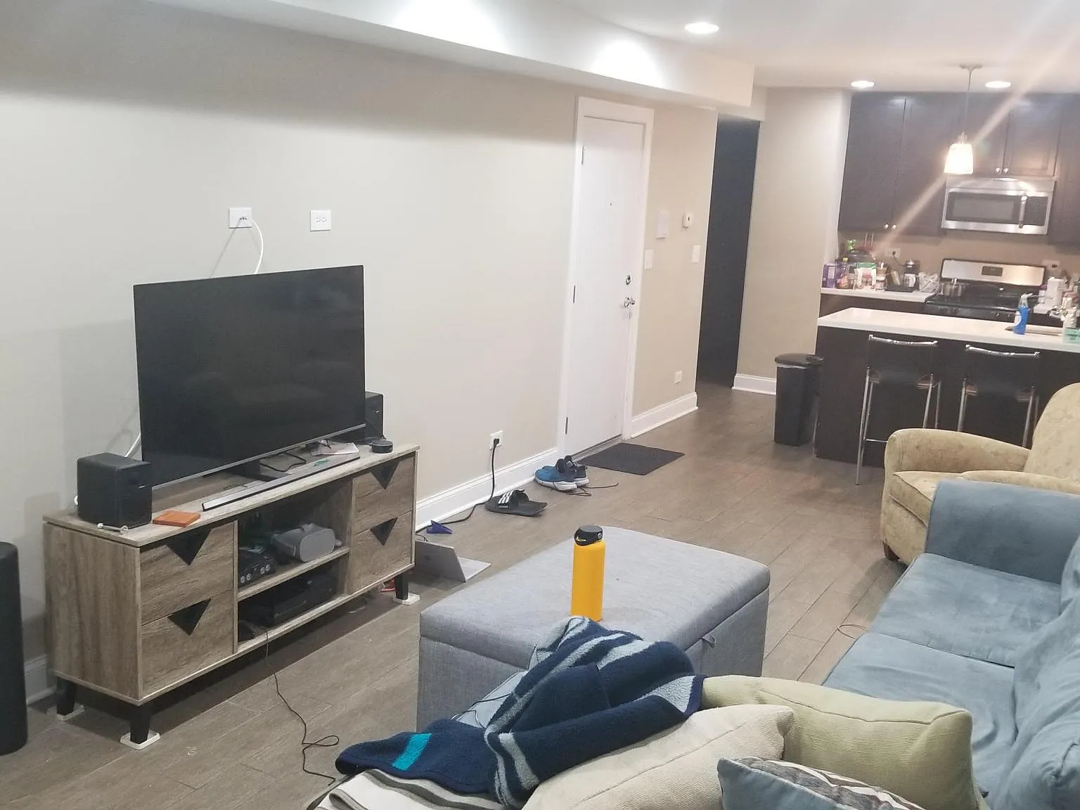 2 bed, 850 sqft, $2,600 — Photo 2
