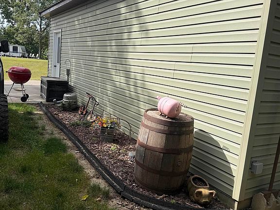 2nd image of 4088 Tracey Dr