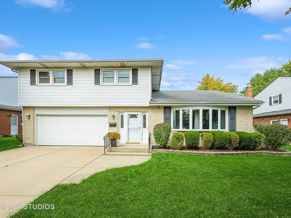 1st image of 1820 E Robinhood Ln