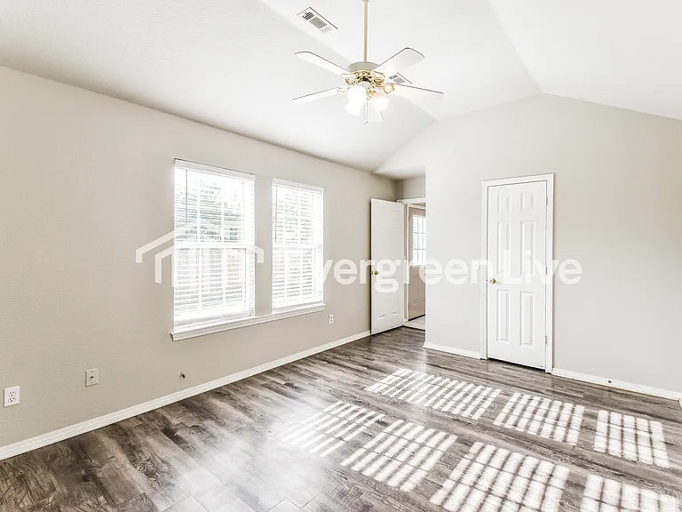 104 S Michael St — Photo 12