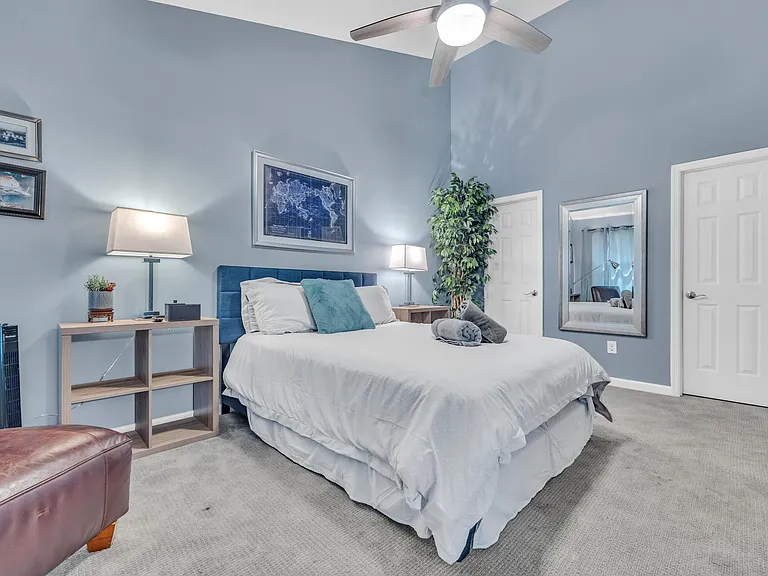 586 Saint James Walk SE — Photo 17
