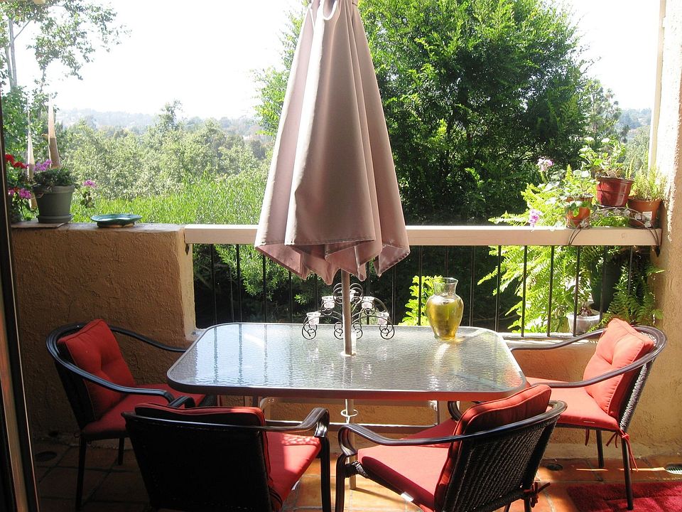 Private dining balcony