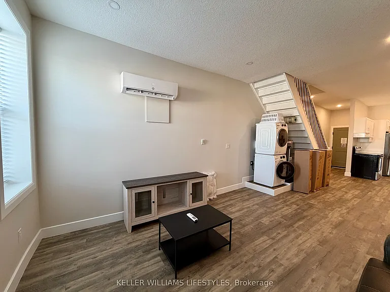 537 Talbot St #3 — Photo 16