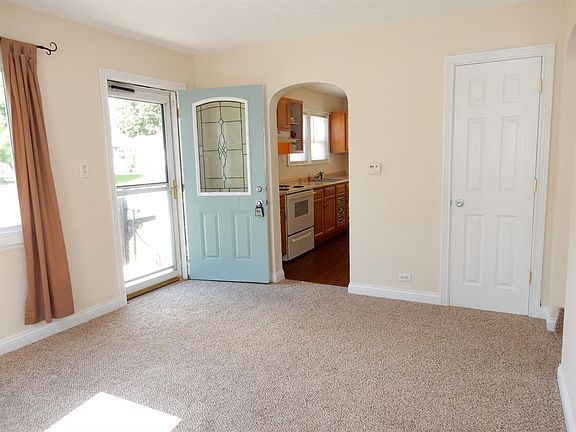 4th image of 1933 Fernwood St