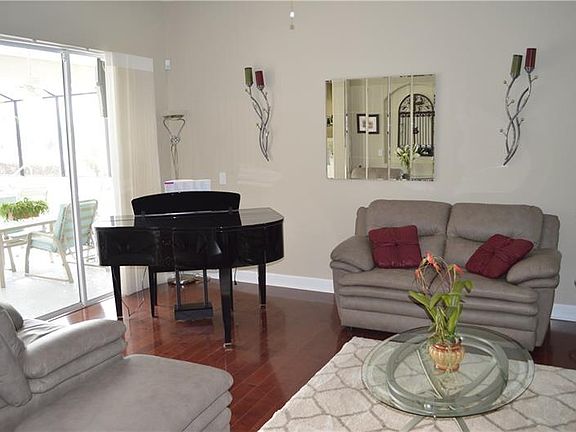 3rd image of 600 Golf Vista Cir