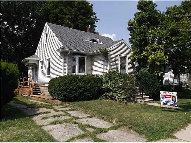 1930 Clifton Ave photo 1