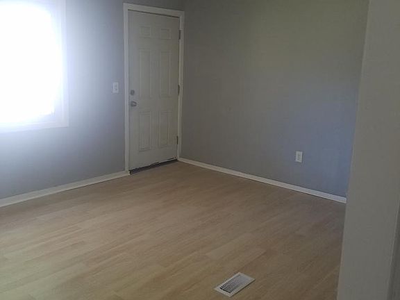 2nd image of 33415 Bendon Ct
