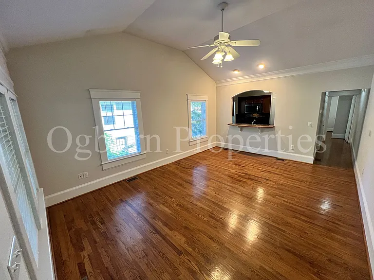 1105-1107 W End Blvd — Photo 3
