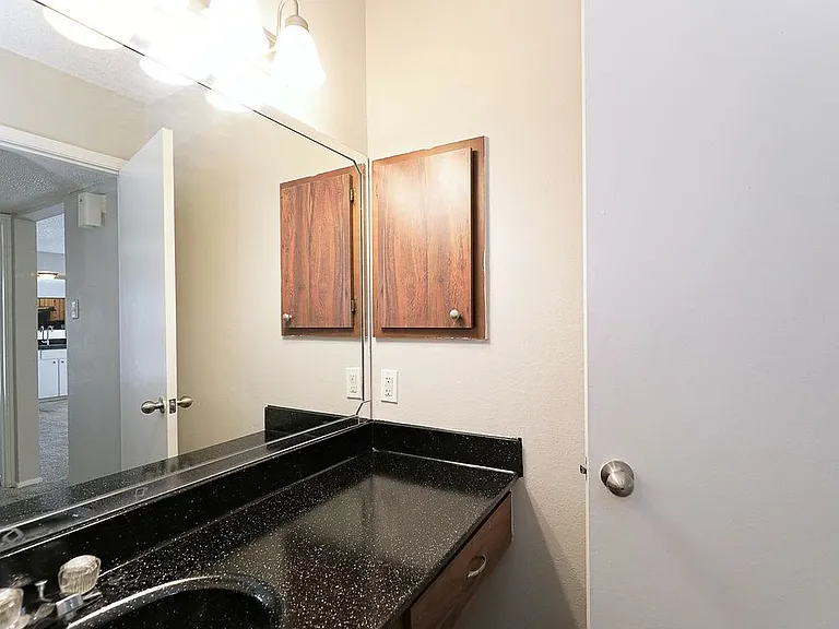 City Summit Apartments — Photo 83
